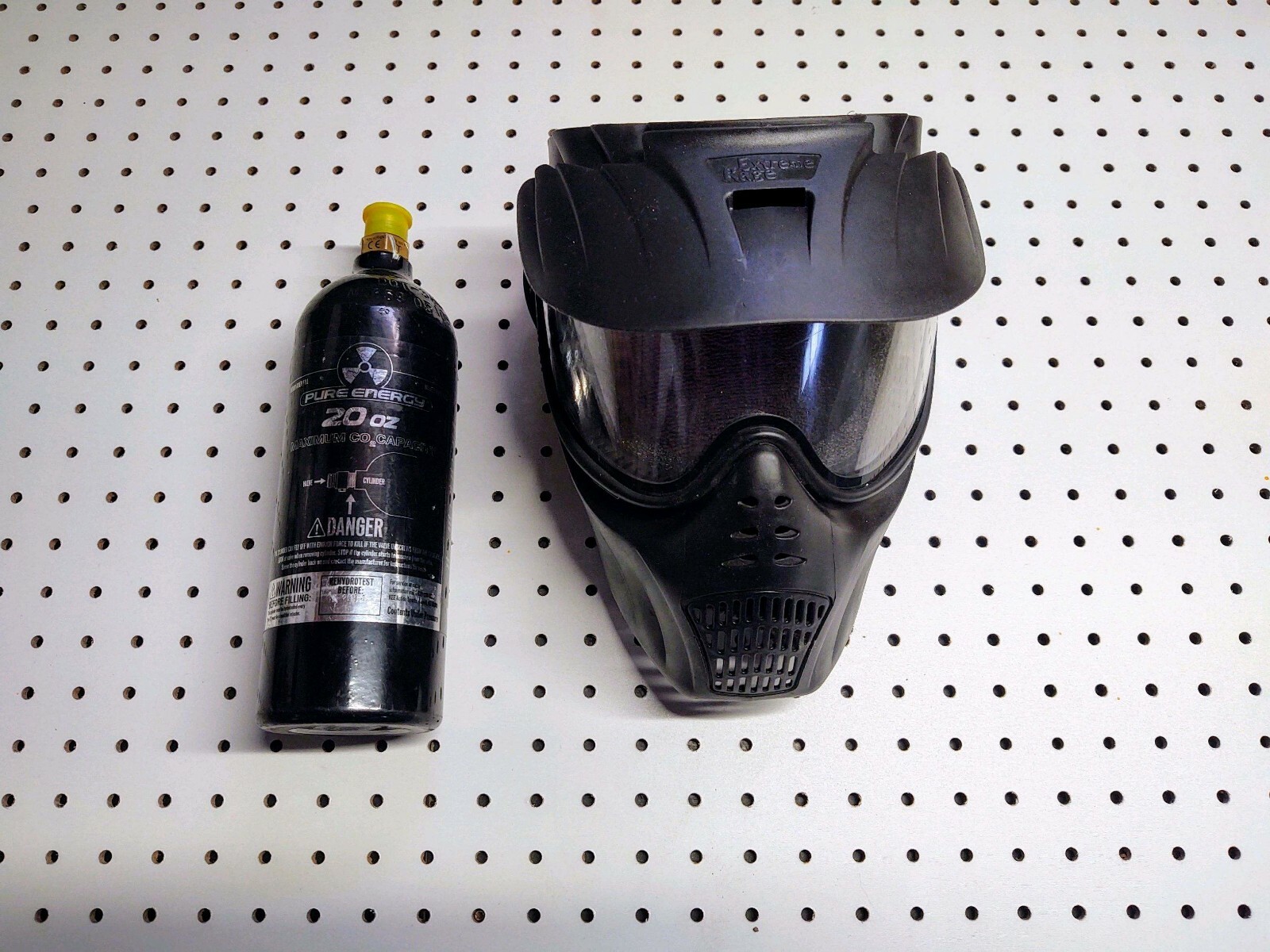 BT-4 Combat Paintball Marker, Hopper, 20oz CO2 Tank, and Basic Paintball Mask