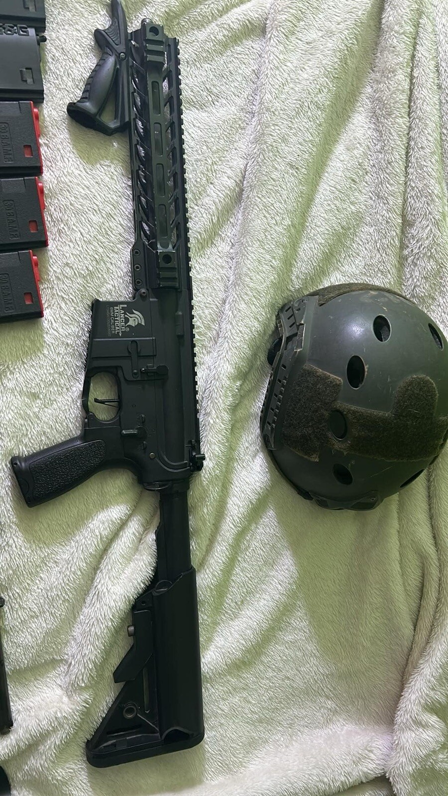 airsoft gun