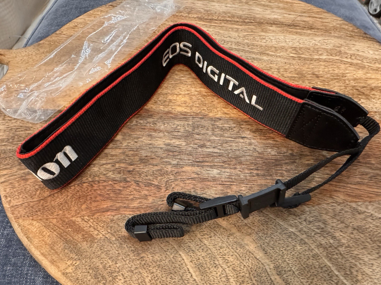 Canon EOS Digital Camera Neck Shoulder Strap Black-Red - Genuine OEM