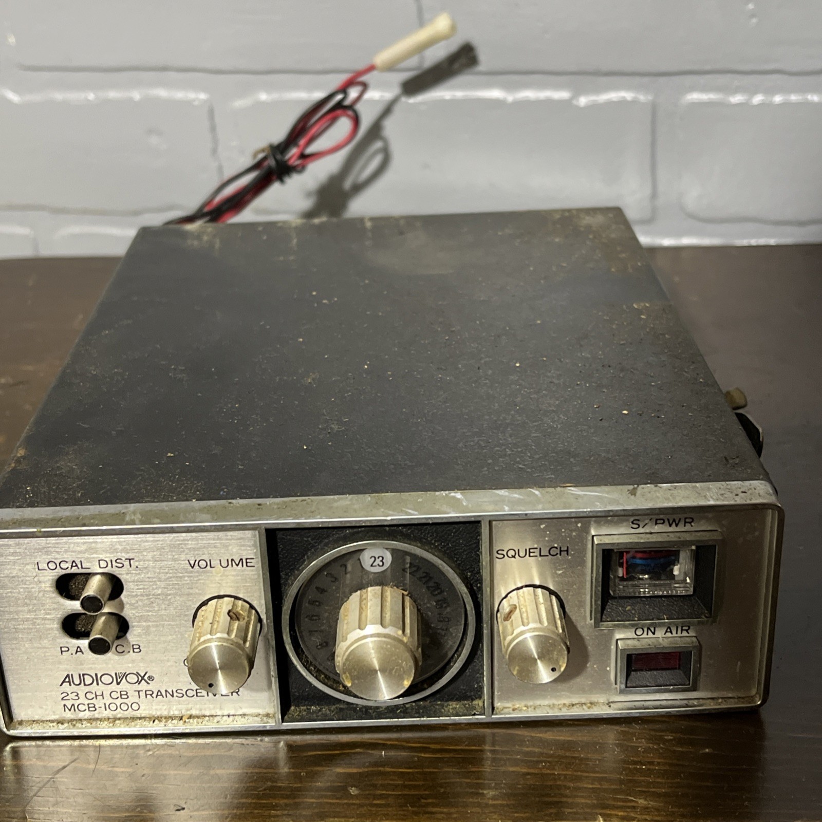 Audiovox MCB-1000 CB Radio Transceiver 23 Channel - Powers On