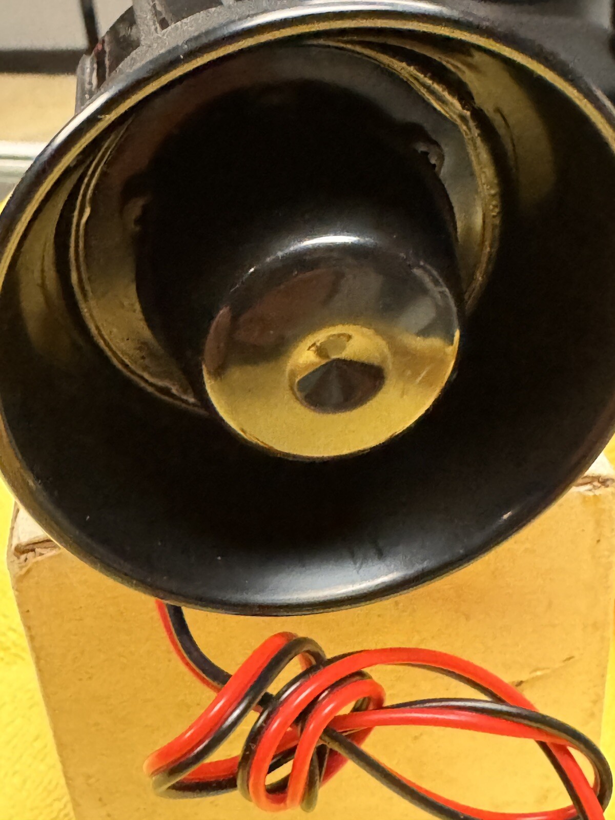 Small Car Alarm Siren Same size as a DEI 514L