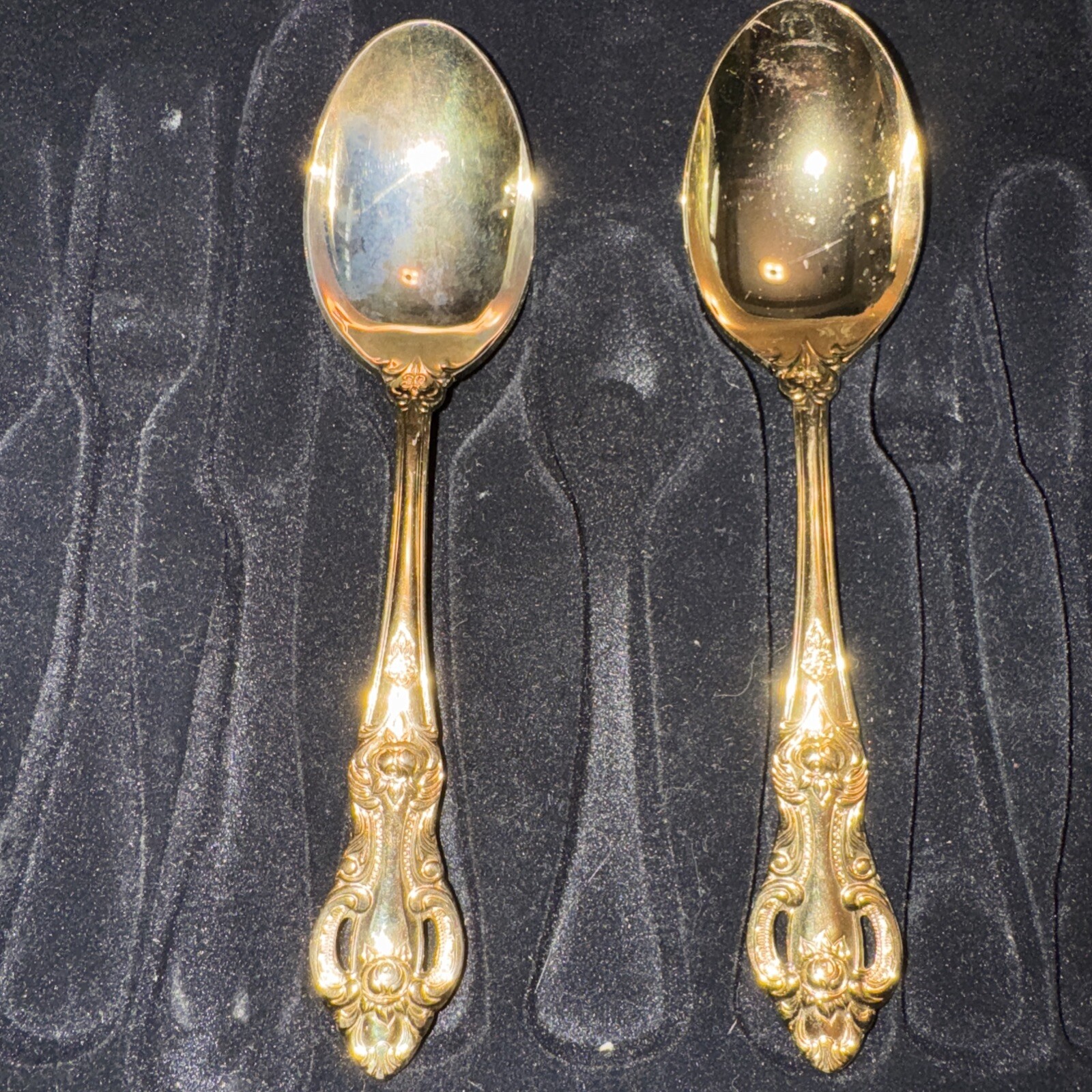 2 Solid Serving Spoons Gold Plated Royal Gallery M005G Golden Kings Era 1990 NOS