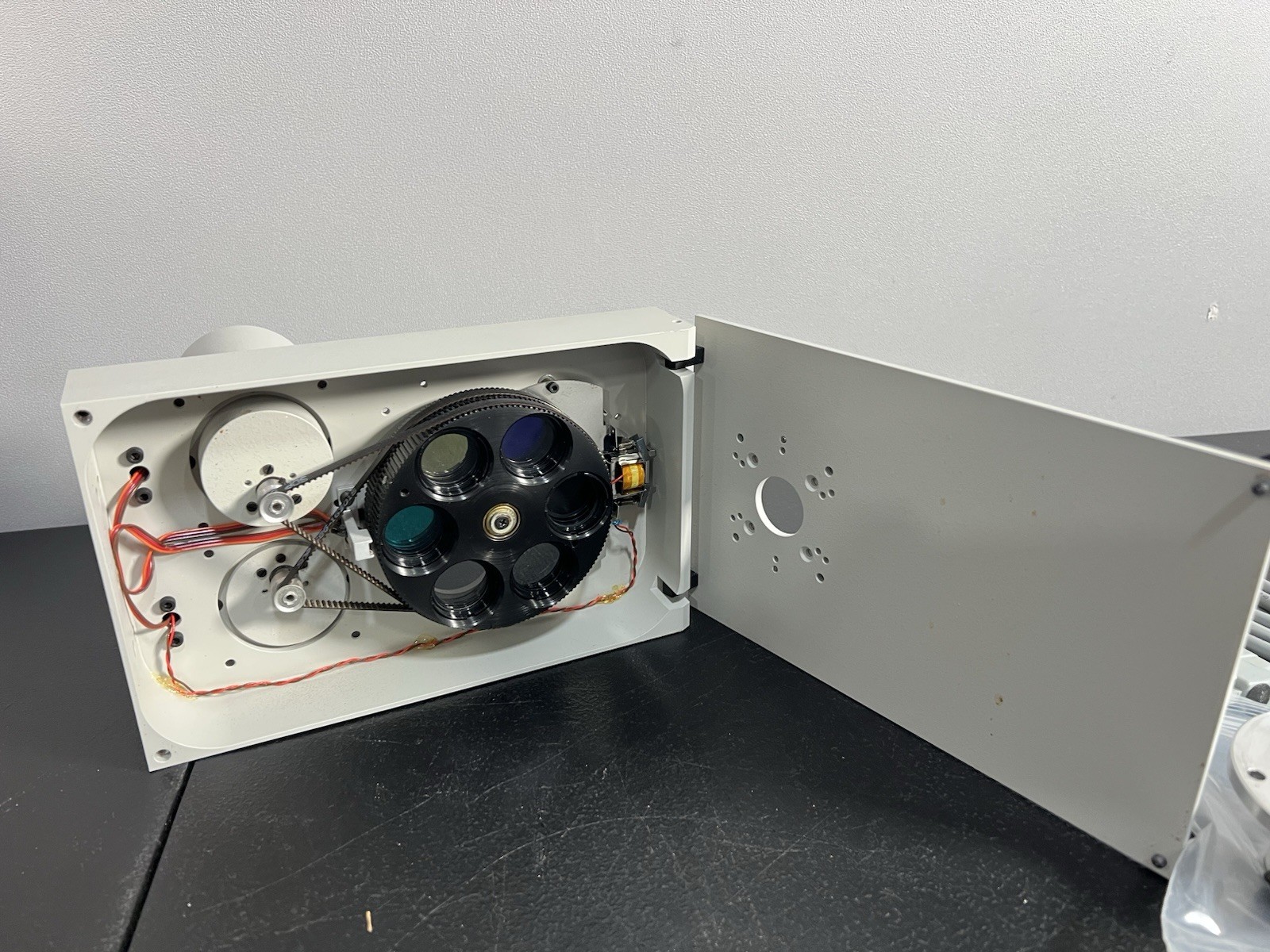 Ludl LEP Microscope Dual Filter Wheel Shutter Assembly Serial #097449