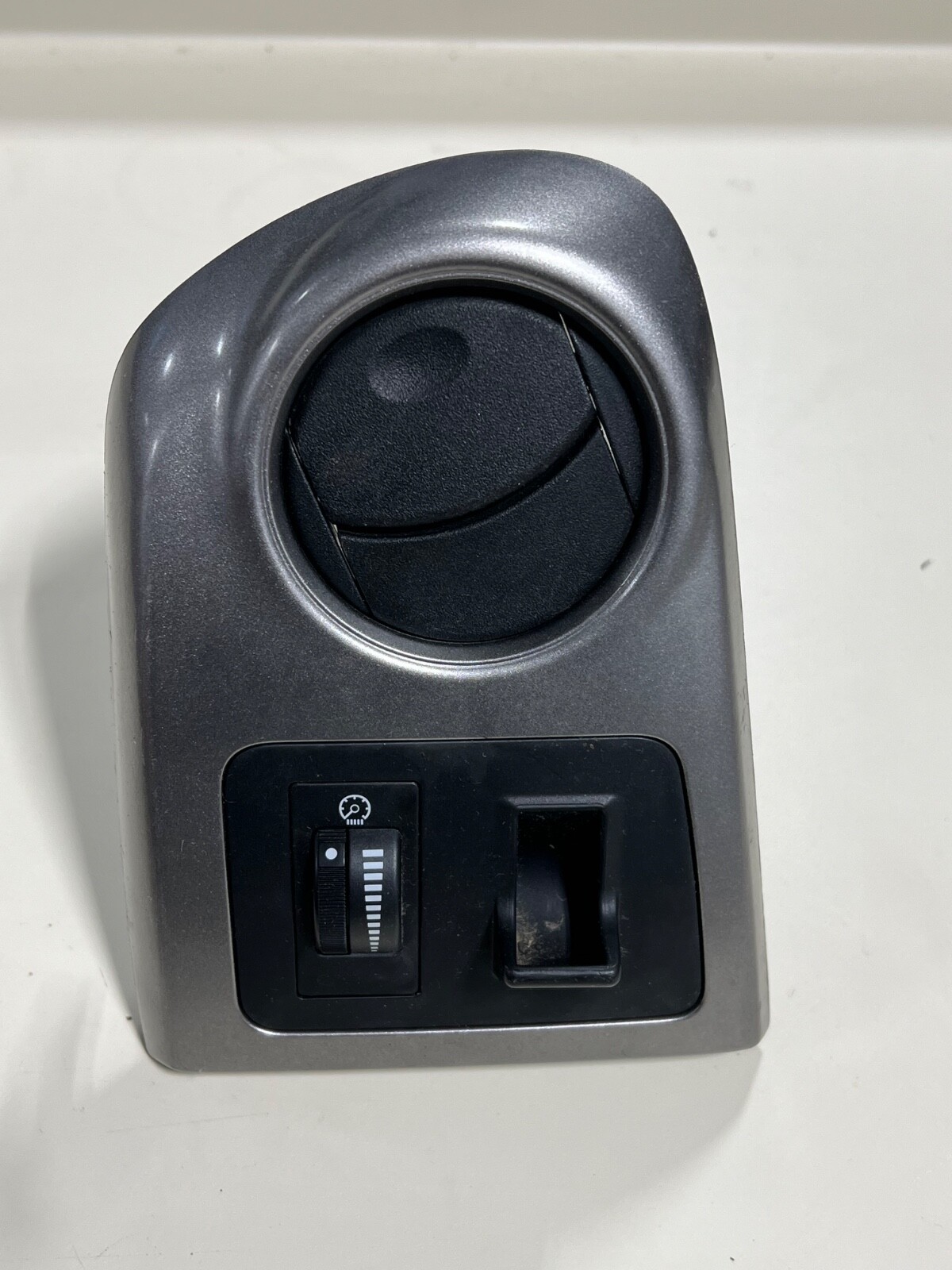 2003 2008 TOYOTA MATRIX LHEFT SIDE AC AIR VENT TRIM OEM FACTORY