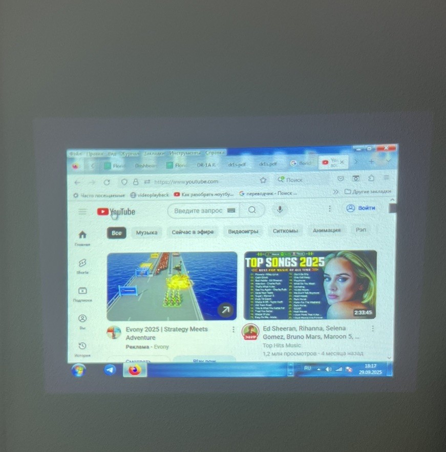 EPSON EMP-S4 LCD PROJECTOR W/ Remote