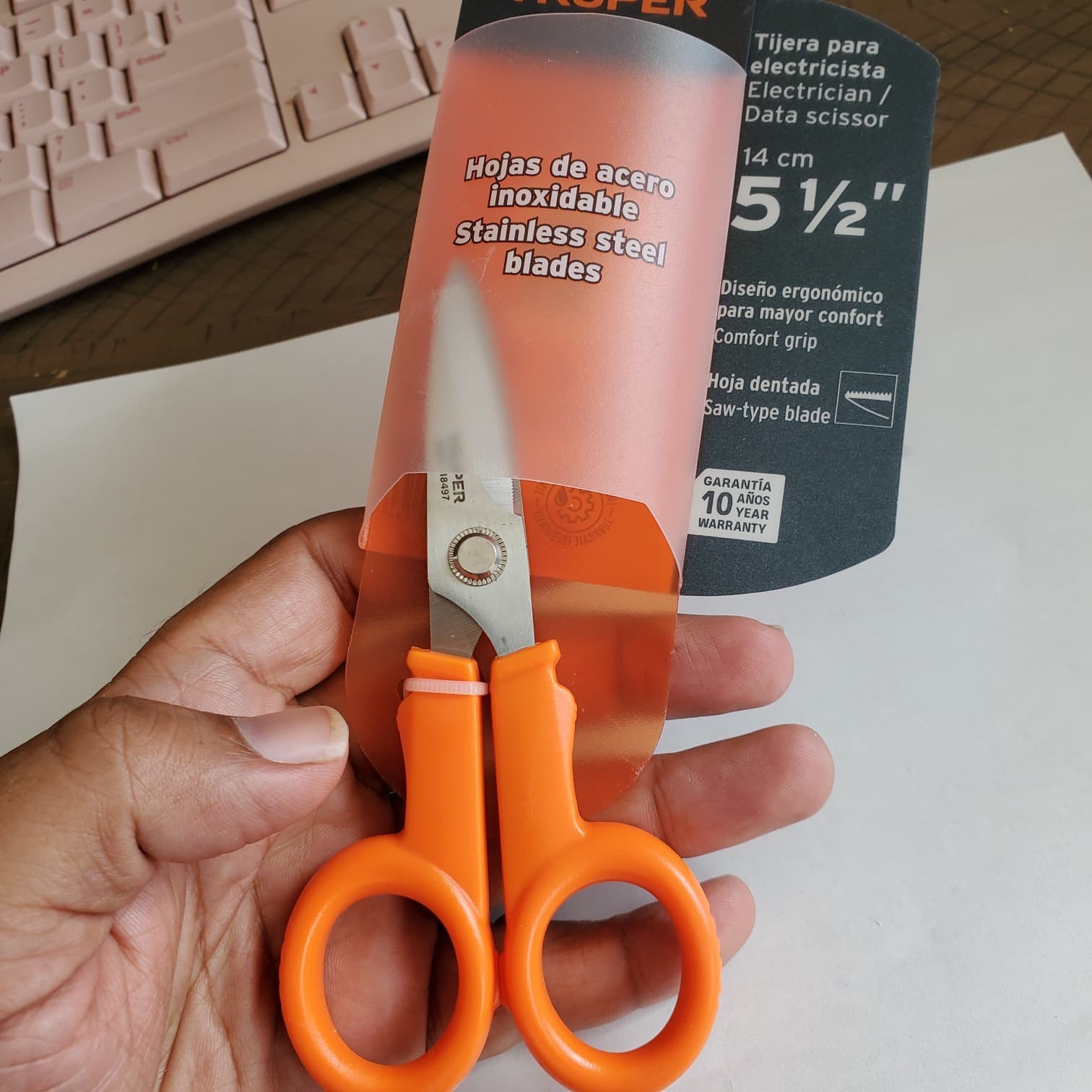 Truper Stainless Steel Dubbing Scissors 5 1/2 “ - Tijeras para Gallos