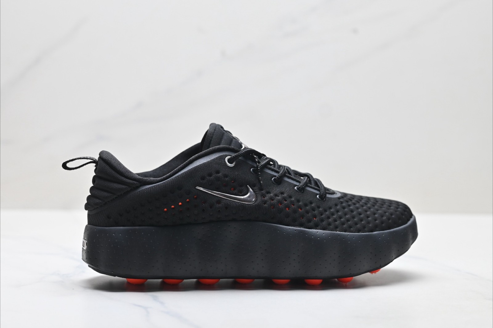 Mind 002 Black Hyper Crimson HQ4308-001