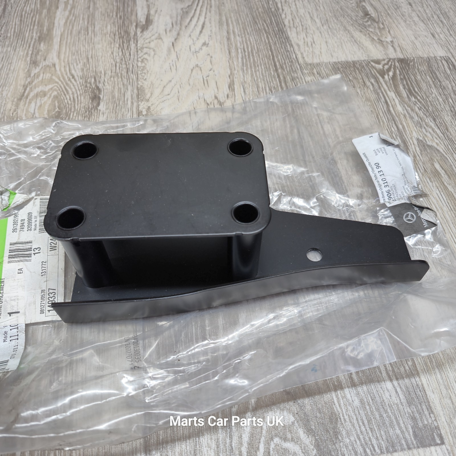 New Mercedes-Benz Reinforcement Bracket Underrun Protection Right A9063106909