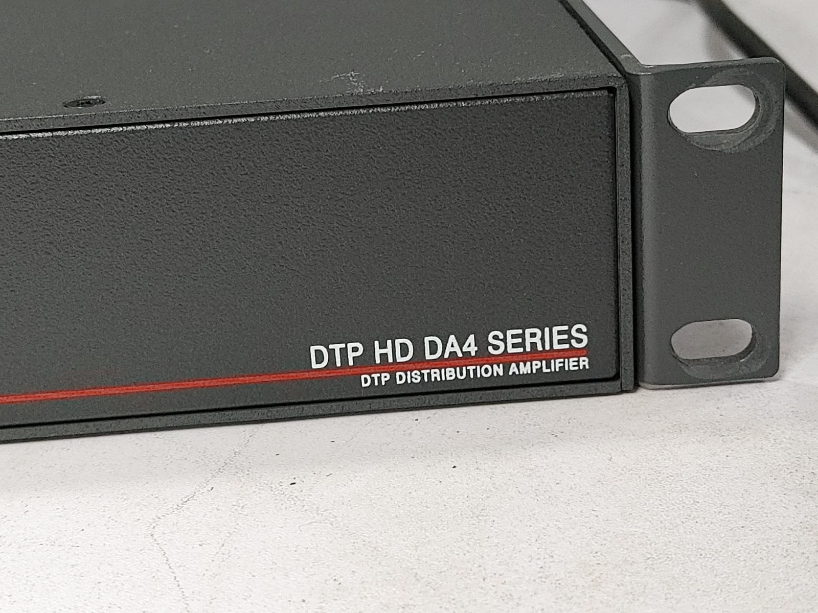 Extron DTP HD DA4 SERIES 4K 330 DTP Distribution Amplifier
