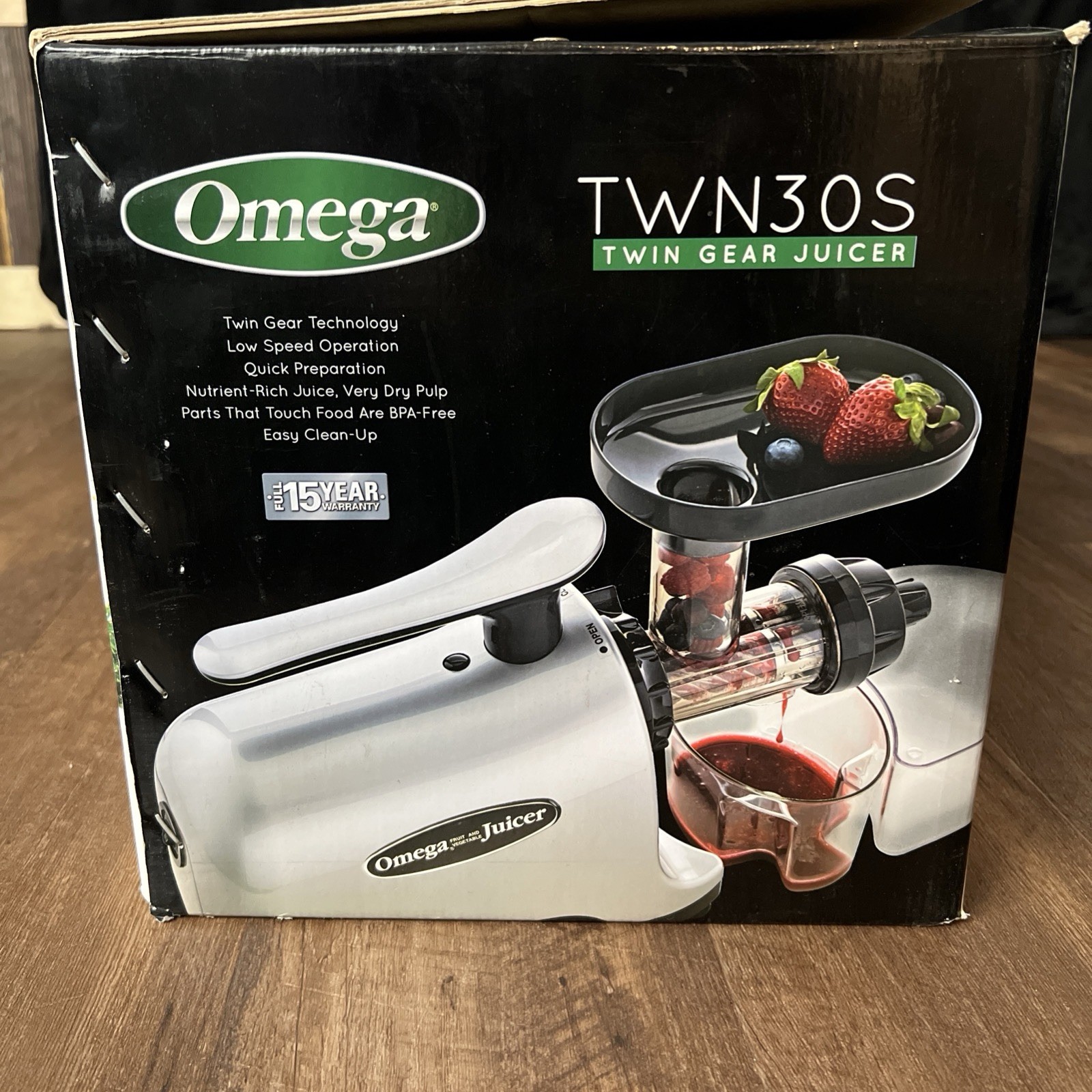 Omega TWN30S  Twin Gear Juicer extractor - 150 W - silver In Original Box