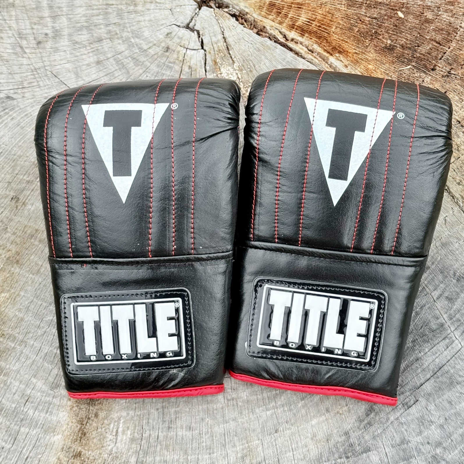 Title Boxing Professional Old School Leather Bag Gloves 3.0 - Black