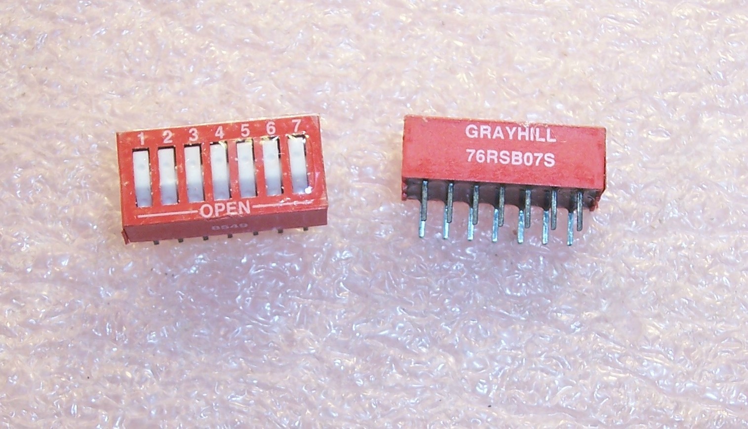 QTY (13) 7 POSITION DIP SWITCHES RECESSED ROCKER ON-OFF SPST 76RSB07S GRAYHILL