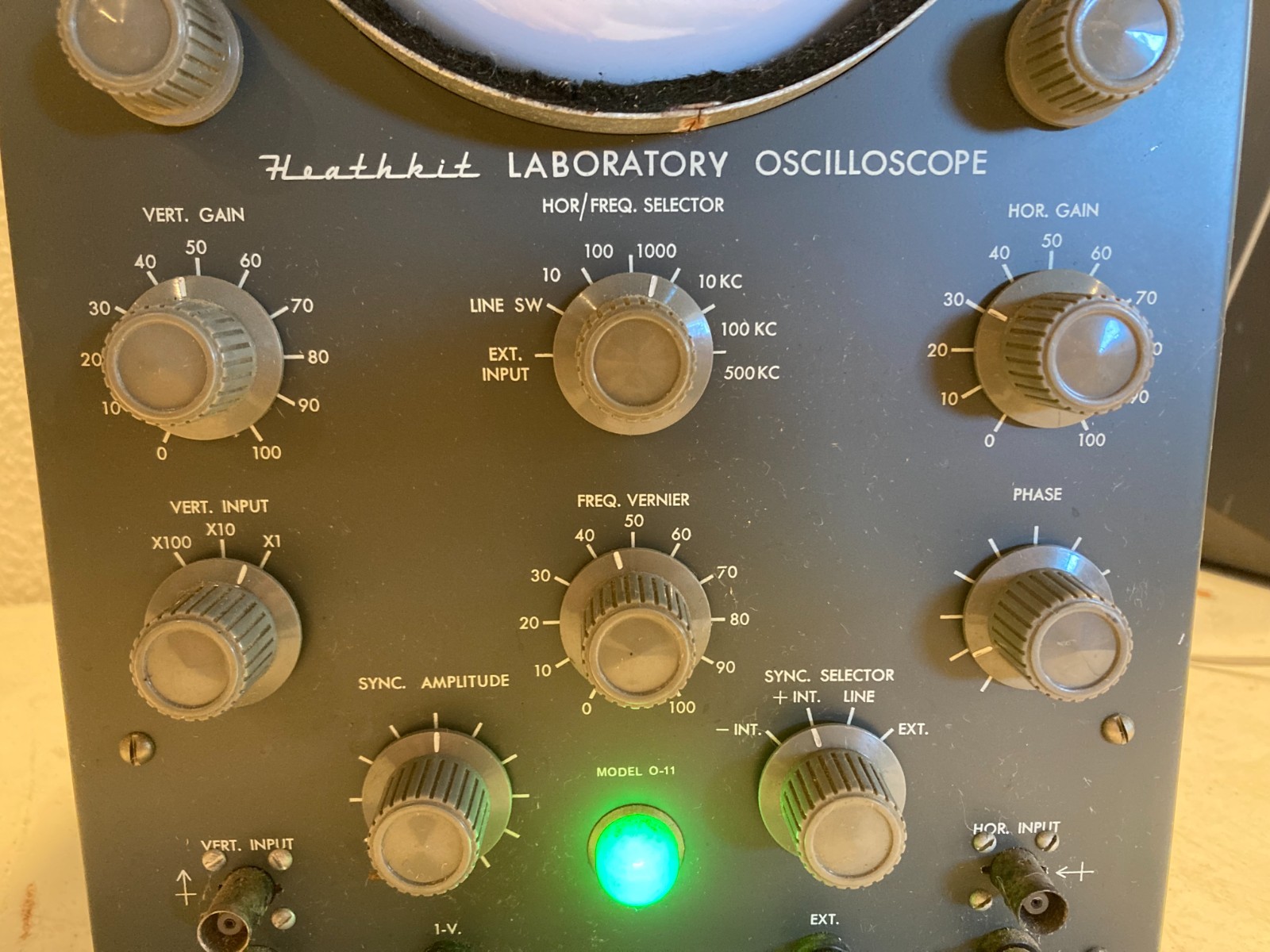 Vintage Heathkit Laboratory Oscilloscope Model OM-1 Powers Up!