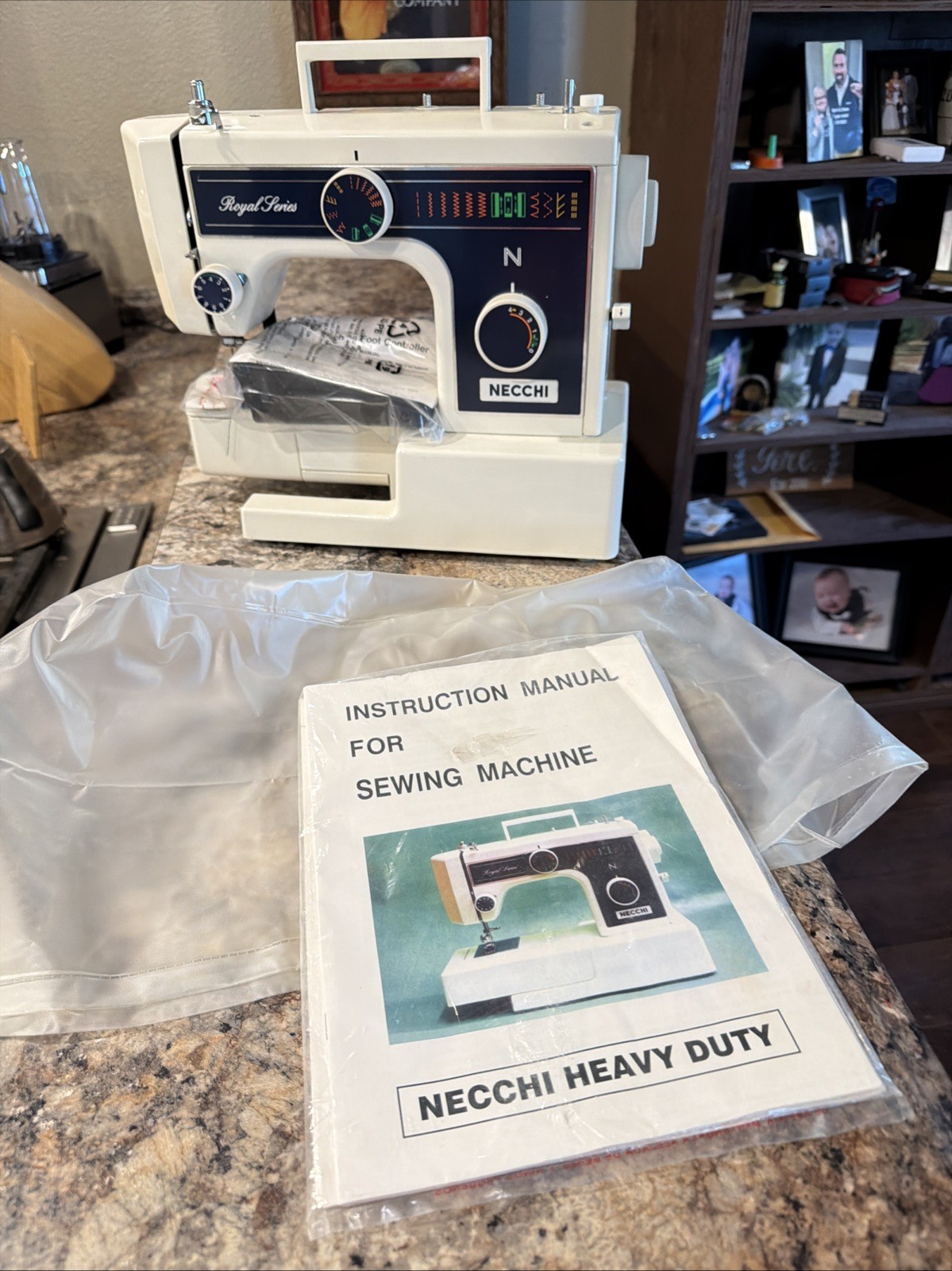 Necchi Royal Series Heavy Duty Sewing Machine 3205FA Pedal/DustCover/Manual/READ