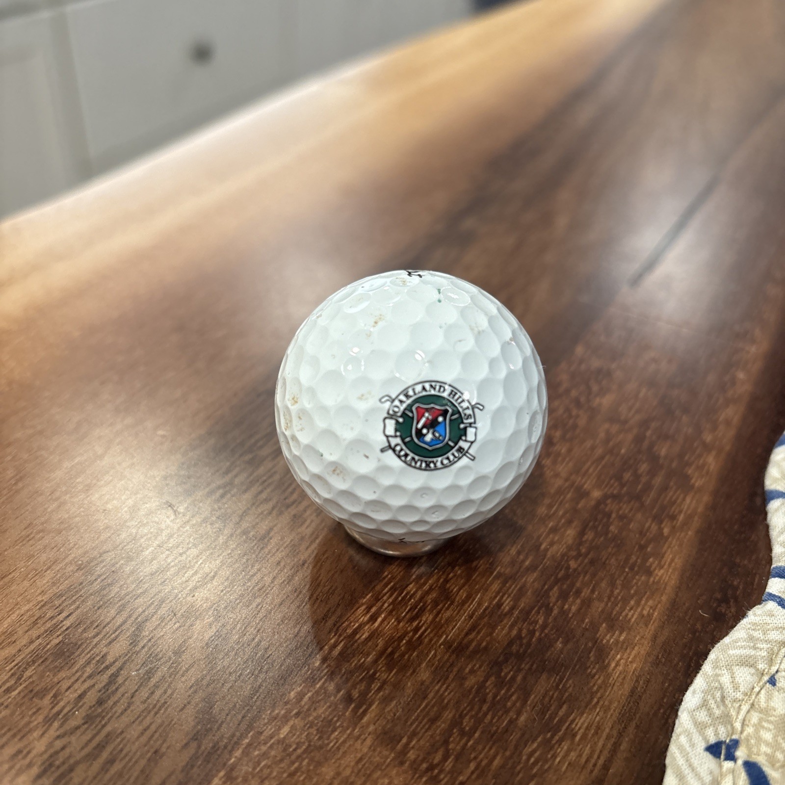 TITLEIST PRO V1 WHITE THE OAKLAND HILLS COUNTRY CLUB LOGO GOLF BALL  TOP 100