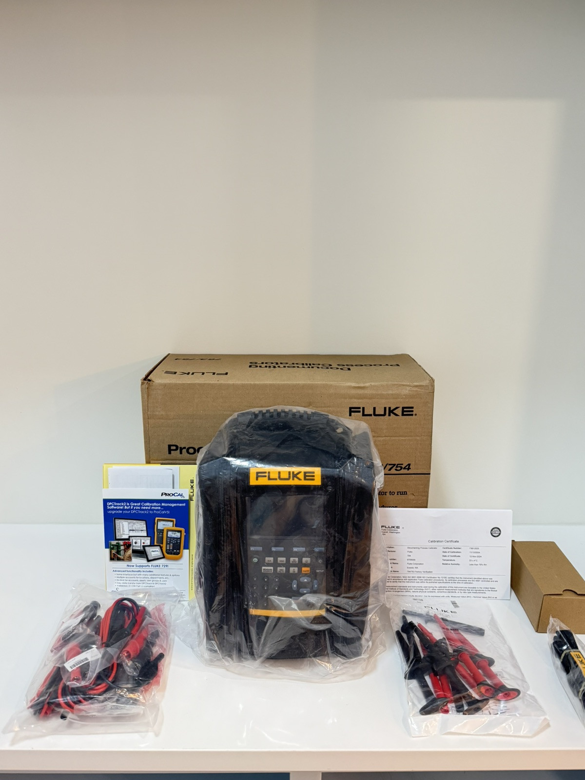 FLUKE 754 DOCUMENTING PROCESS CALIBRATOR/ MFG-2024) CALIBRATED 2024 - NEW SEALED