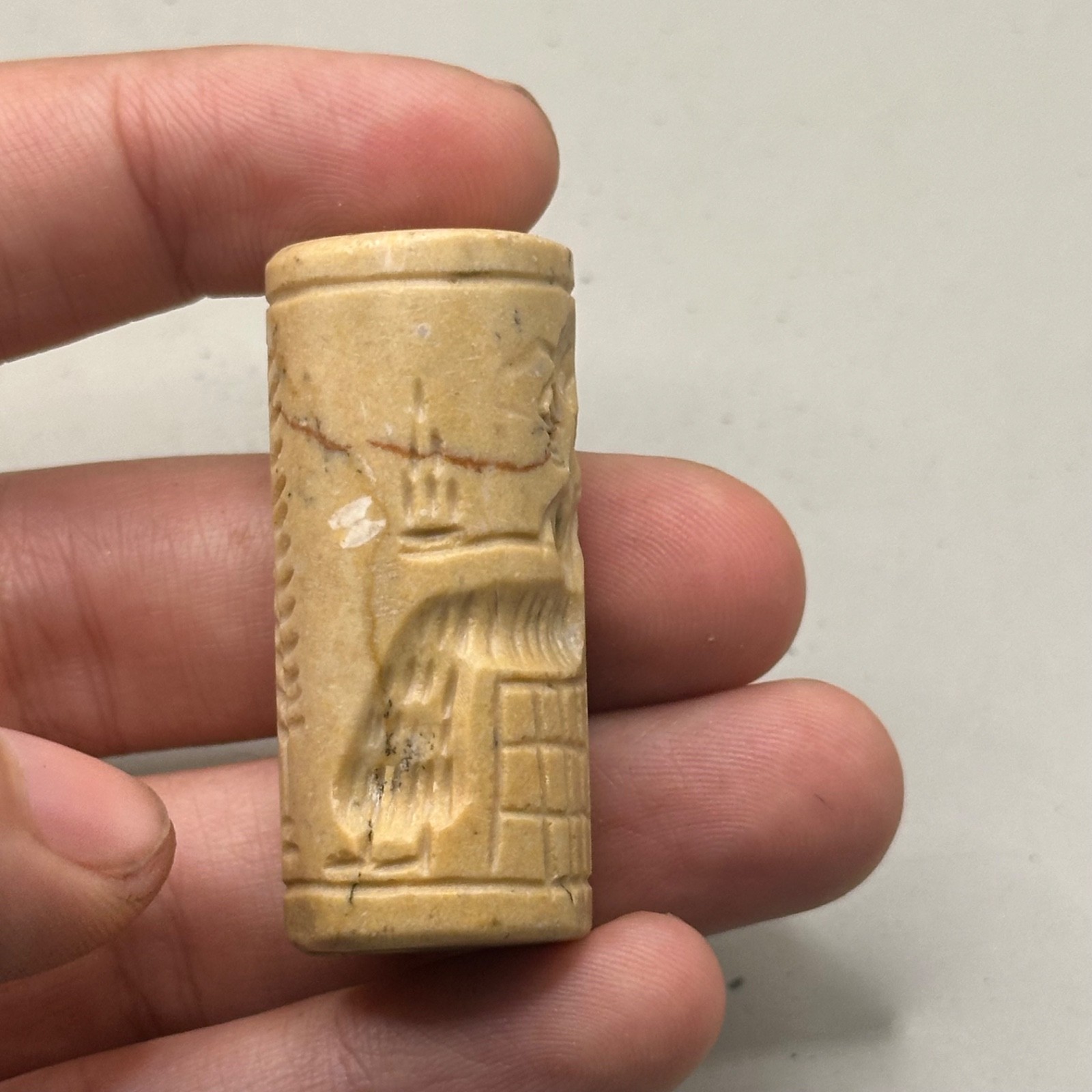 Ancient Near Eastern King Sitting Intaglio Round Bead