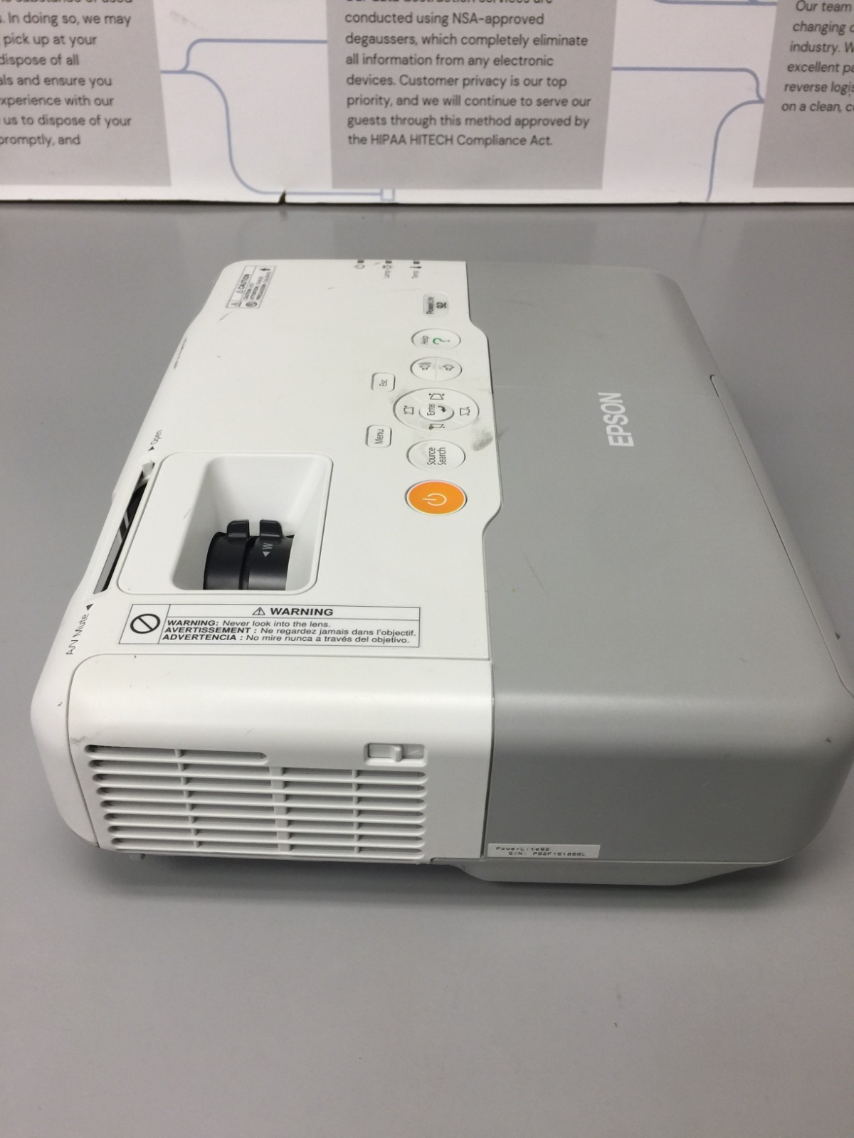 Epson PowerLite 92 LCD Projector model:H381A !!! TESTED!!!#624 LAMP HOURS LEFT !