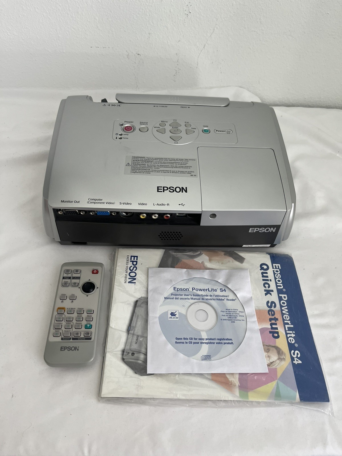 EPSON EMP-S4 LCD PROJECTOR W/ Remote