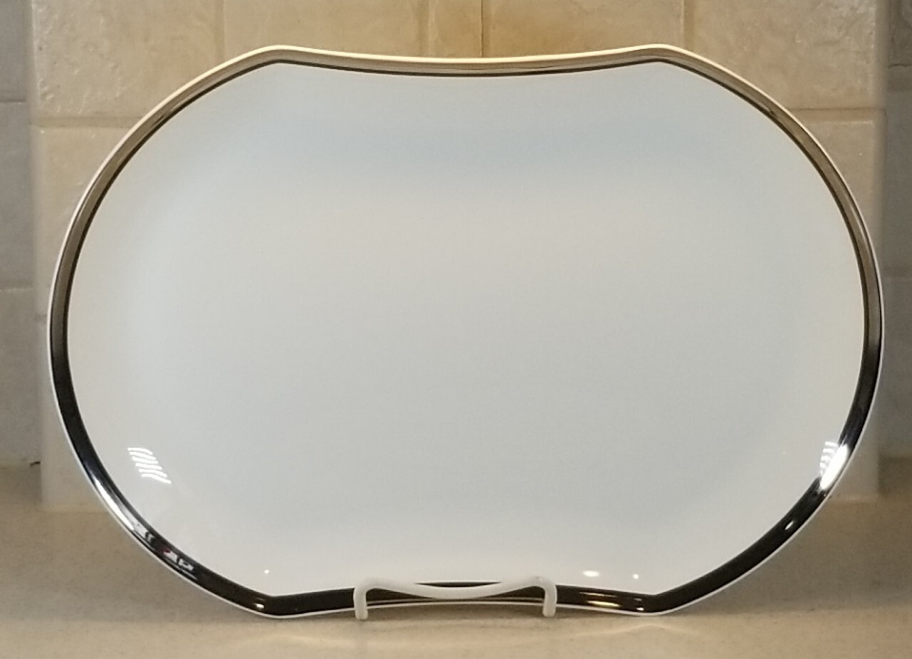 Mikasa Bone China Solitude A5-166 Oval  Serving Platter 14 3/4" Excellent!
