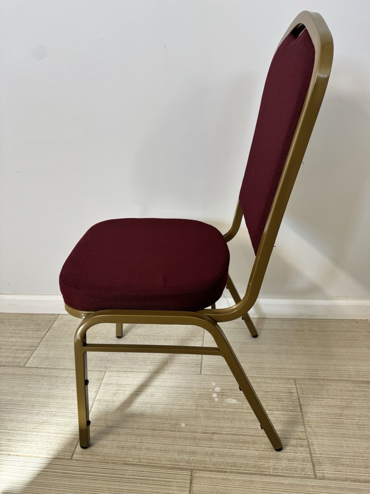 Back Stacking Red Banquet Chairs In Burgundy Fabric-Gold Frame Set of 5 NEW