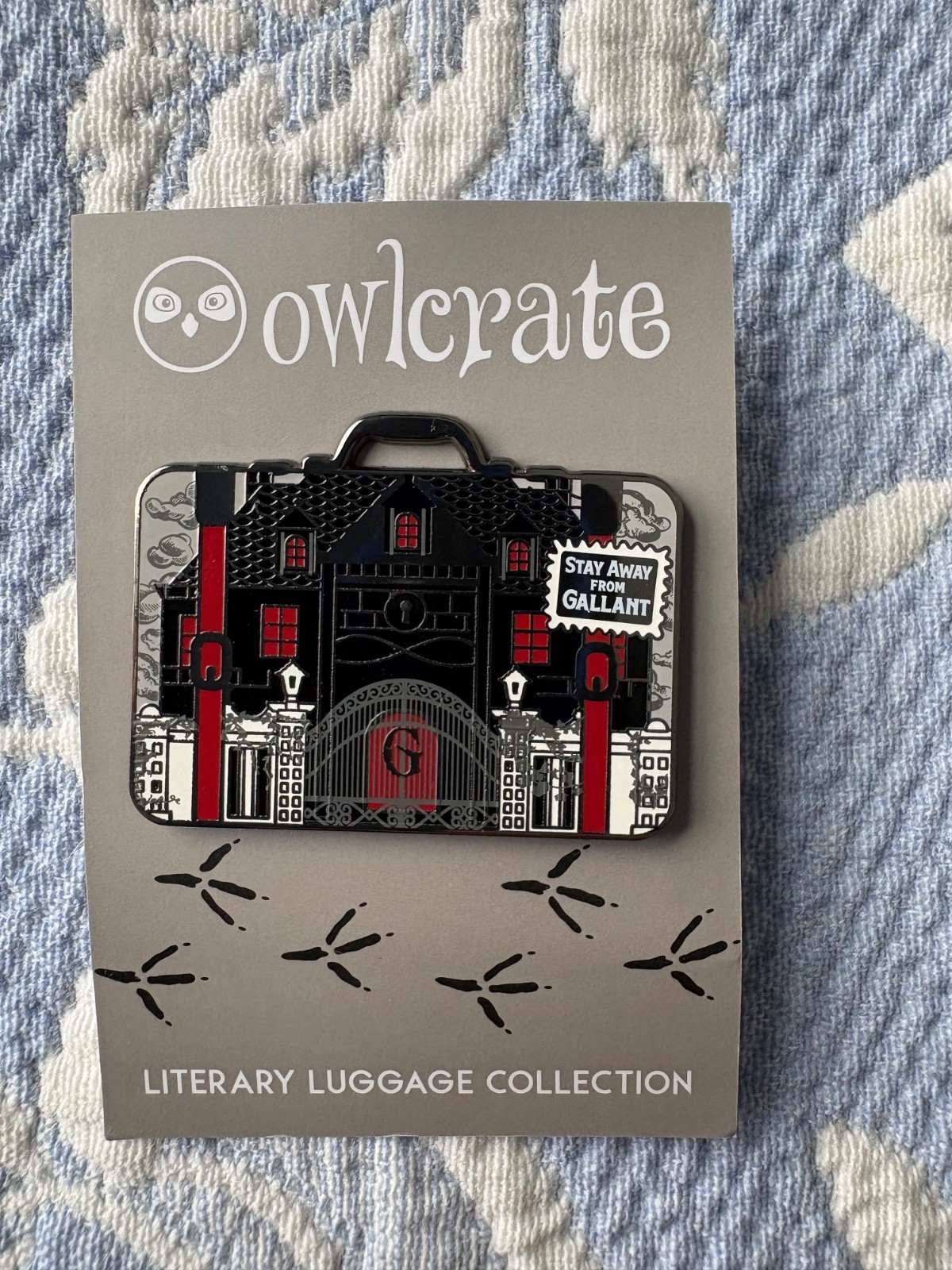 Owlcrate Literary Luggage Gallant Pin #10, Series 1 (2022)