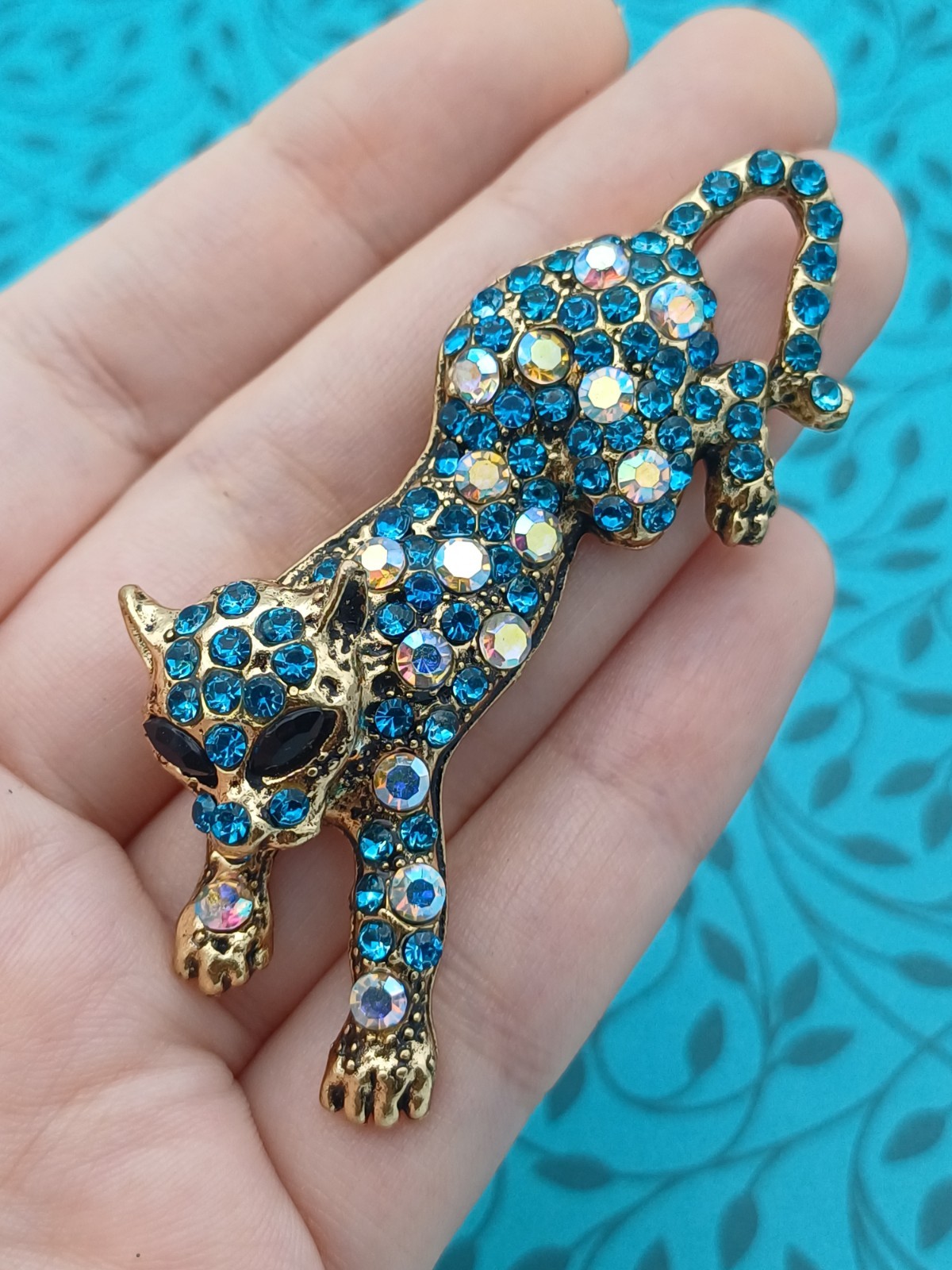 New Stunning Sparkling Gold Tone, Blue Rhinestone And Crystal Leopard Brooch