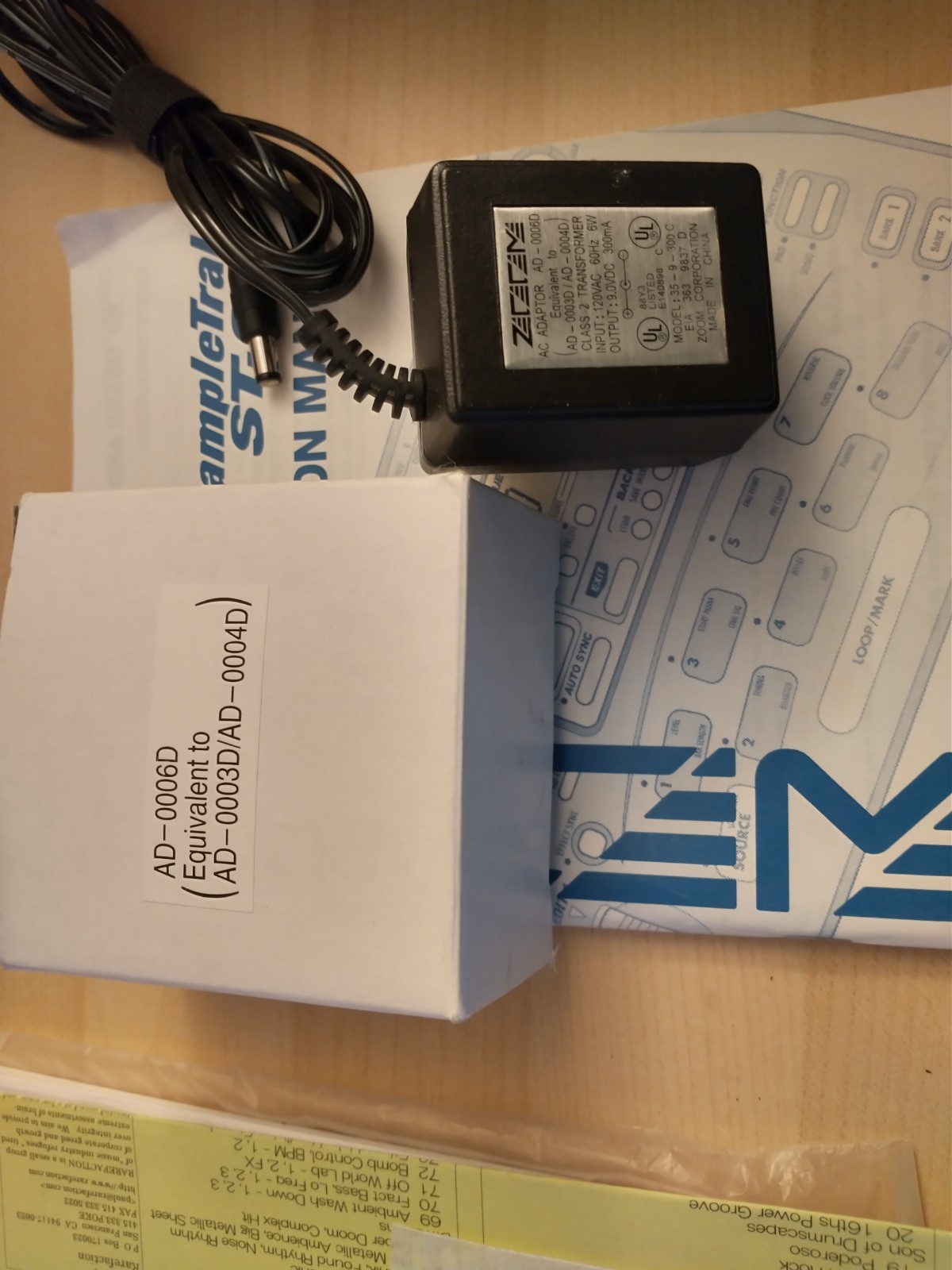 Zoom Sampletrak ST-224 - EXCELLENT/like new - original box & manuals