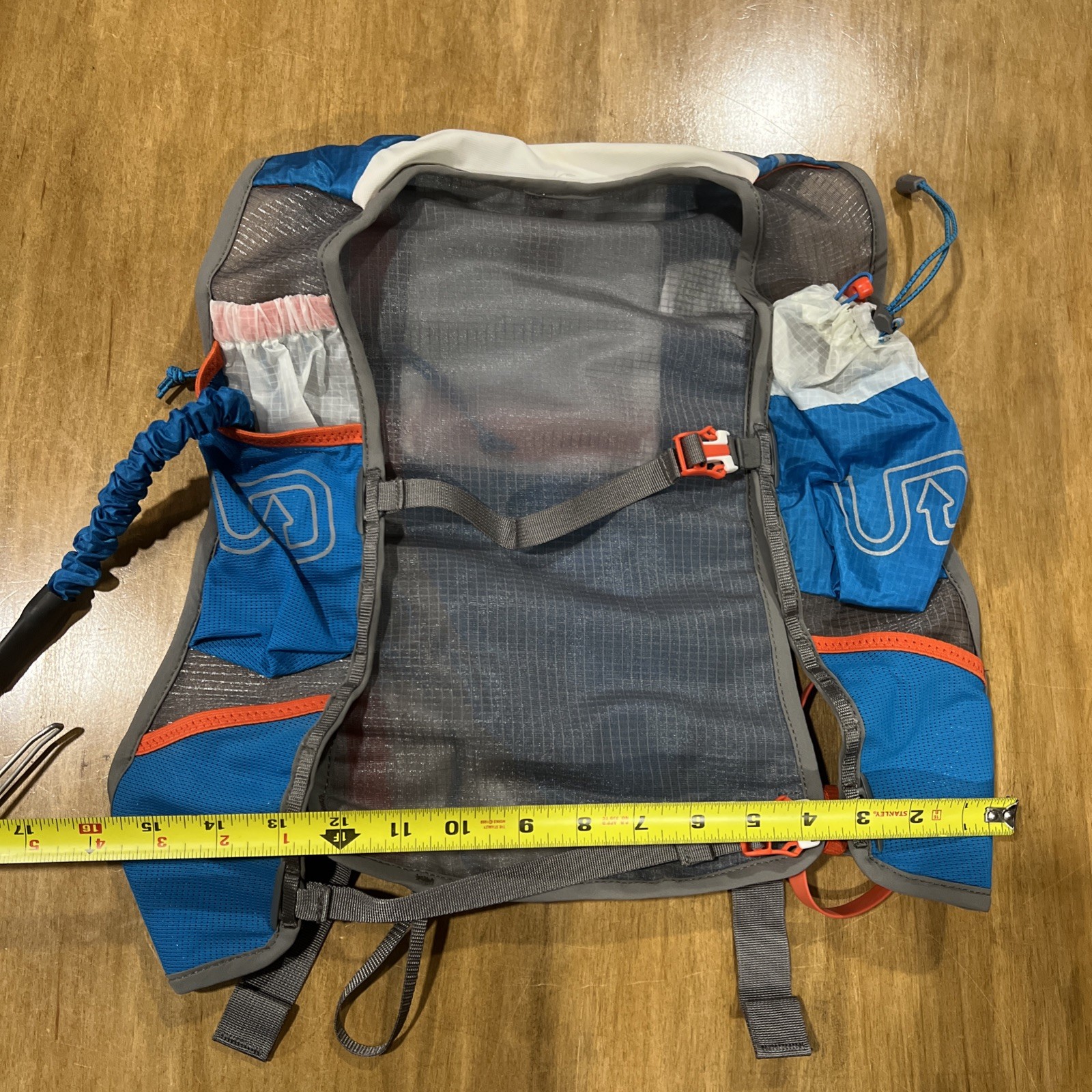 Ultimate Direction Hydration Vest Small Medium, Blue