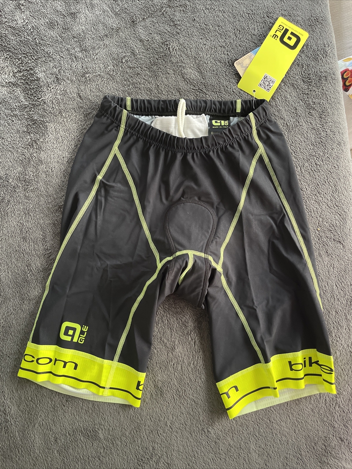 ALÉ MEN Italian Bikelife TRIATHLON/CYCLING Short (Small), BLACK / YELLOW Fluo