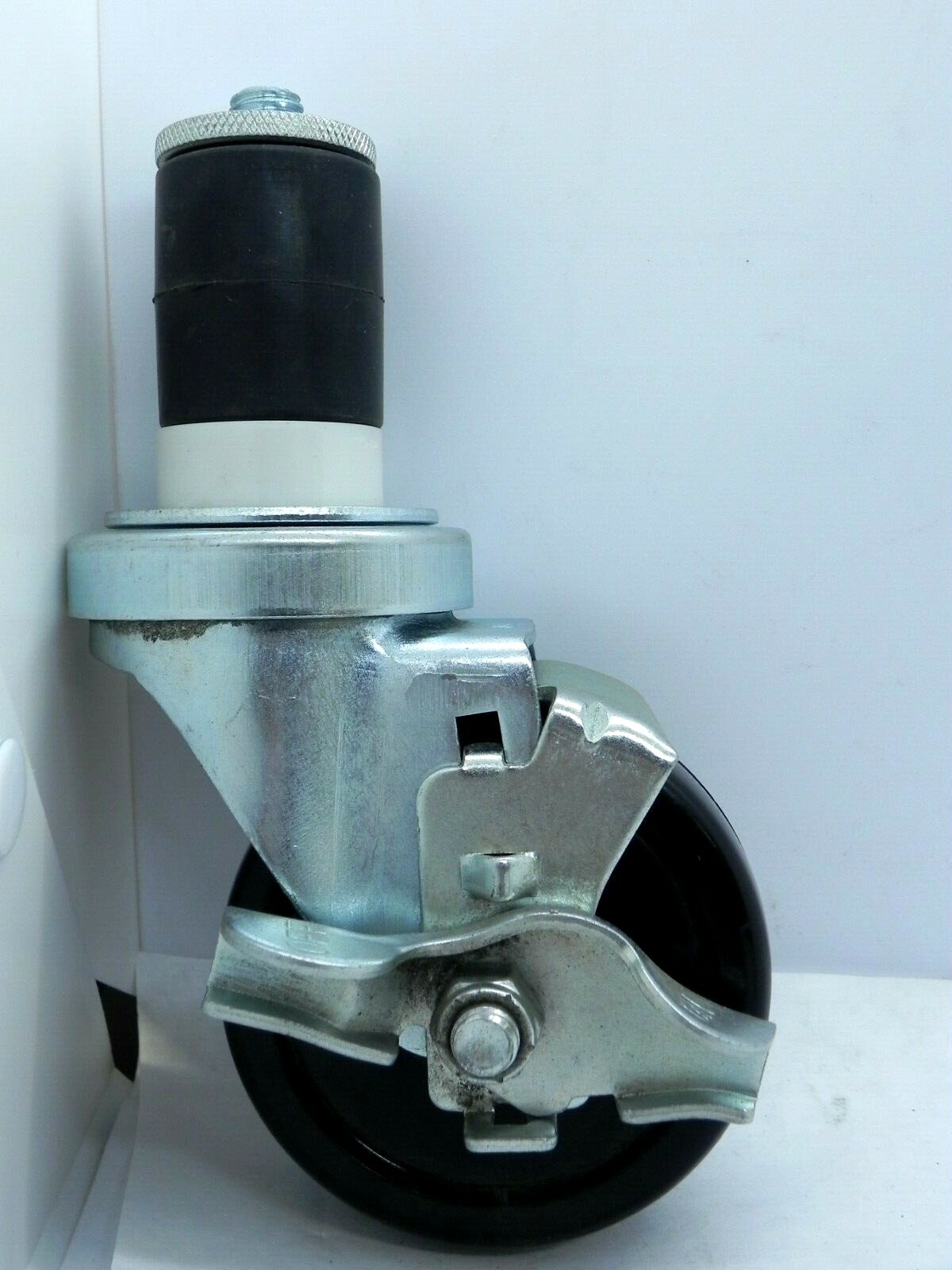 3.5" Swivel Caster Wheel 1-3/8" Expanding Stem Caster with Brake (FR)