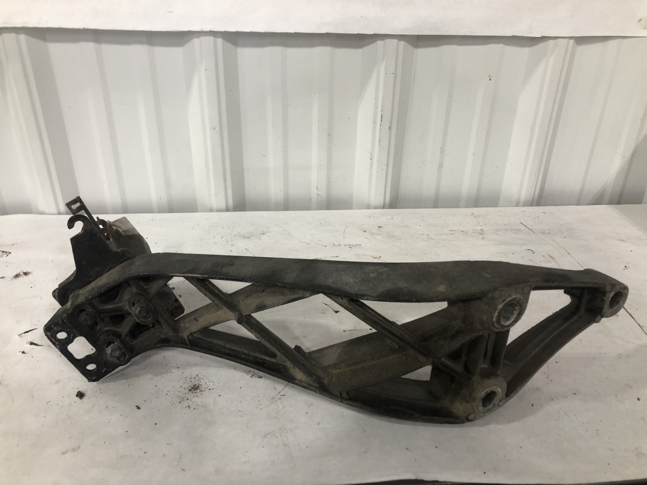 Volvo VNL Right/Passenger Hood Rest - Used | P/N 20448264