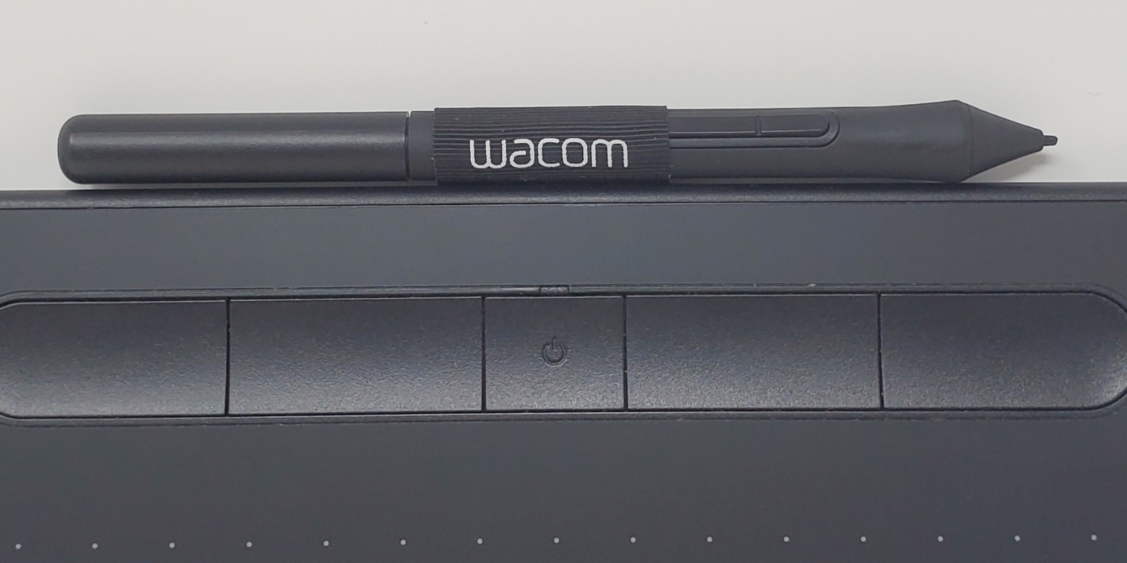 Wacom Intuos Medium Bluetooth Graphics Drawing Tablet Portable CTL6100WL w/ PEN