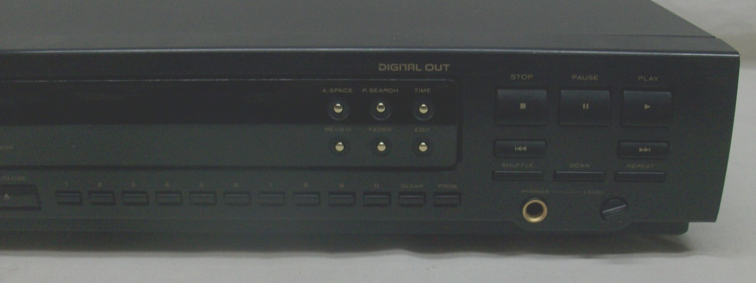 1998 Marantz Model 48U Black Compact Disc CD Player