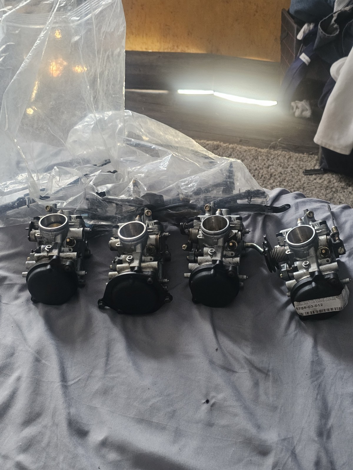 Yamaha Mikuni Carburetors – Set of 4 – Complete Rack – OEM – For 4‑Cylinder