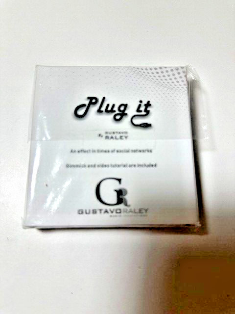 Plug it (Gimmicks and Online Instructions) by Gustavo Raley - Trick