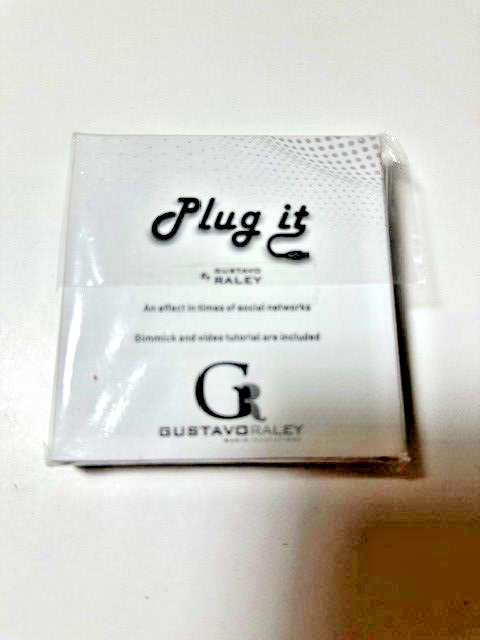 Plug it (Gimmicks and Online Instructions) by Gustavo Raley - Trick