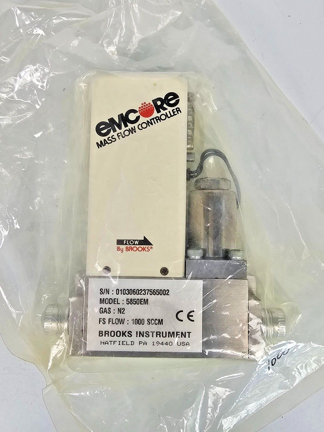 Brooks Instrument emcore mass flow controller 5850EM / N2 / 1000 sccm