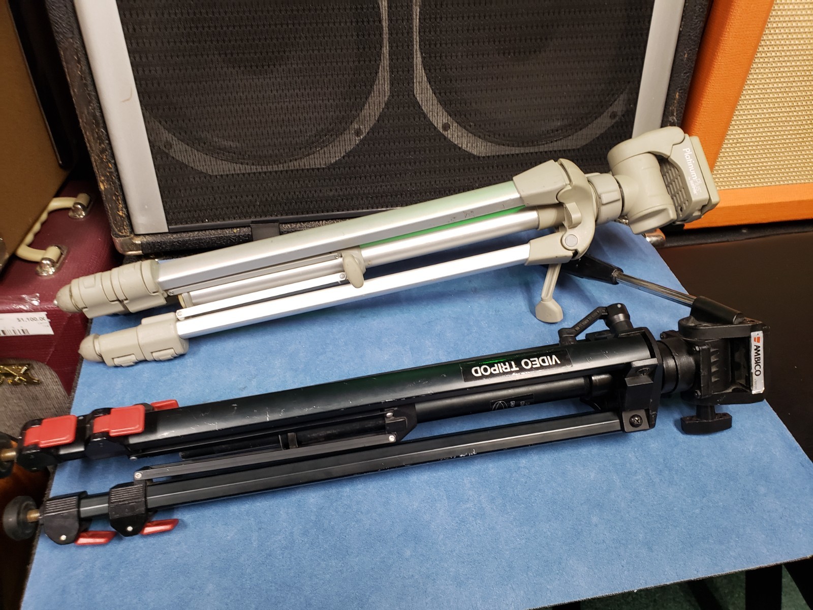 lot of 2 Tripods for camcorder/camera Ambico and Sunpak