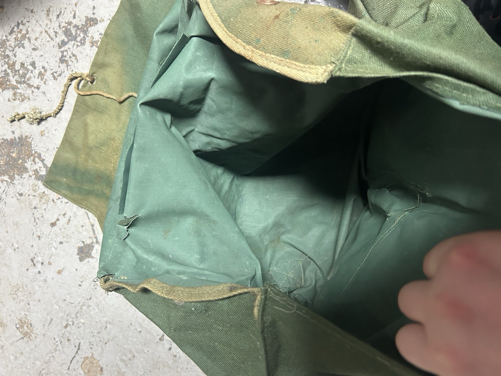 Vintage Possibly US Army Green Backpack Decent Shape 1950-1980?