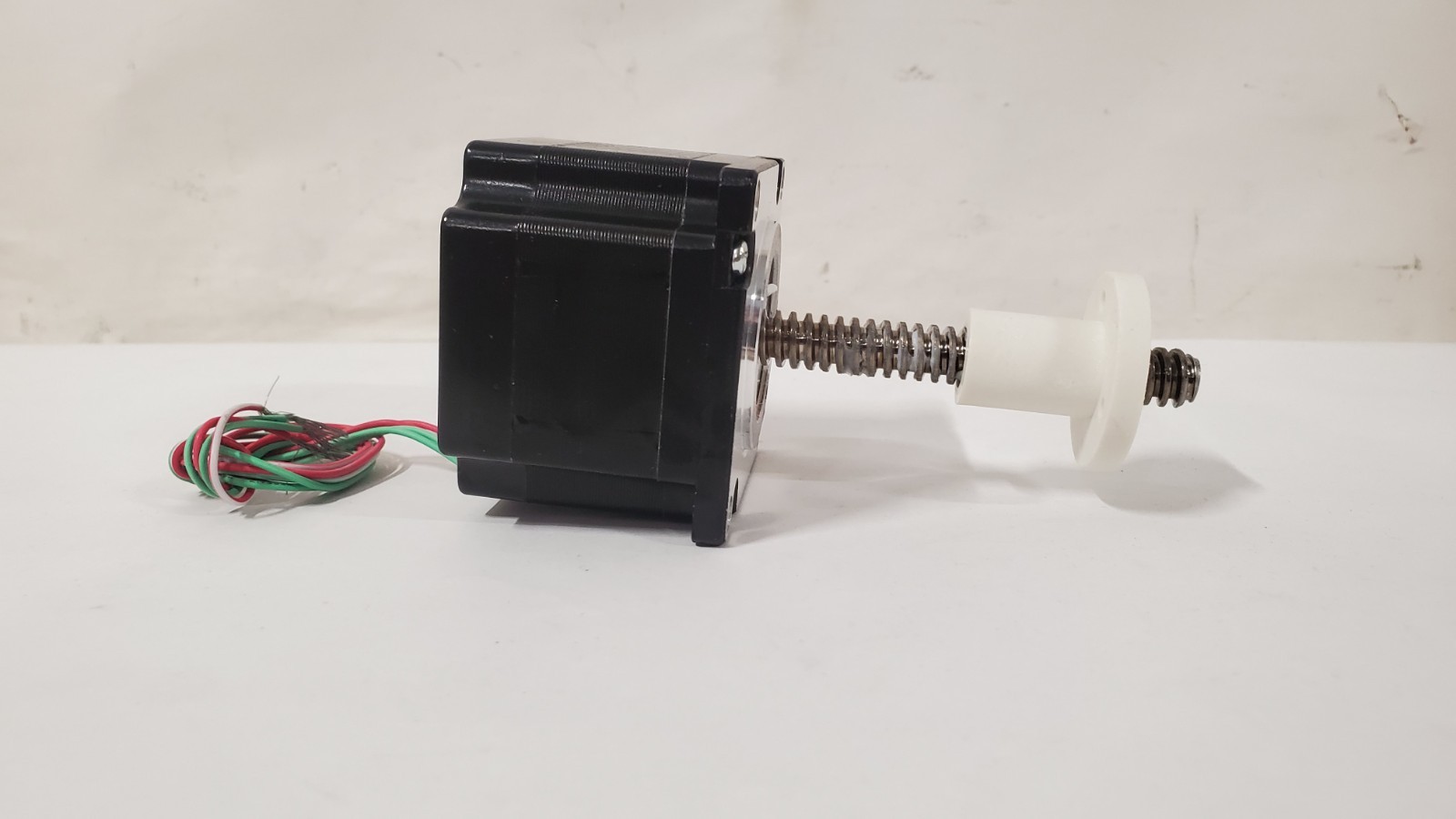 New HAYDON SWITCH & Instruments E57H43-05-054 ENG Stepper Motor Linear Actuator