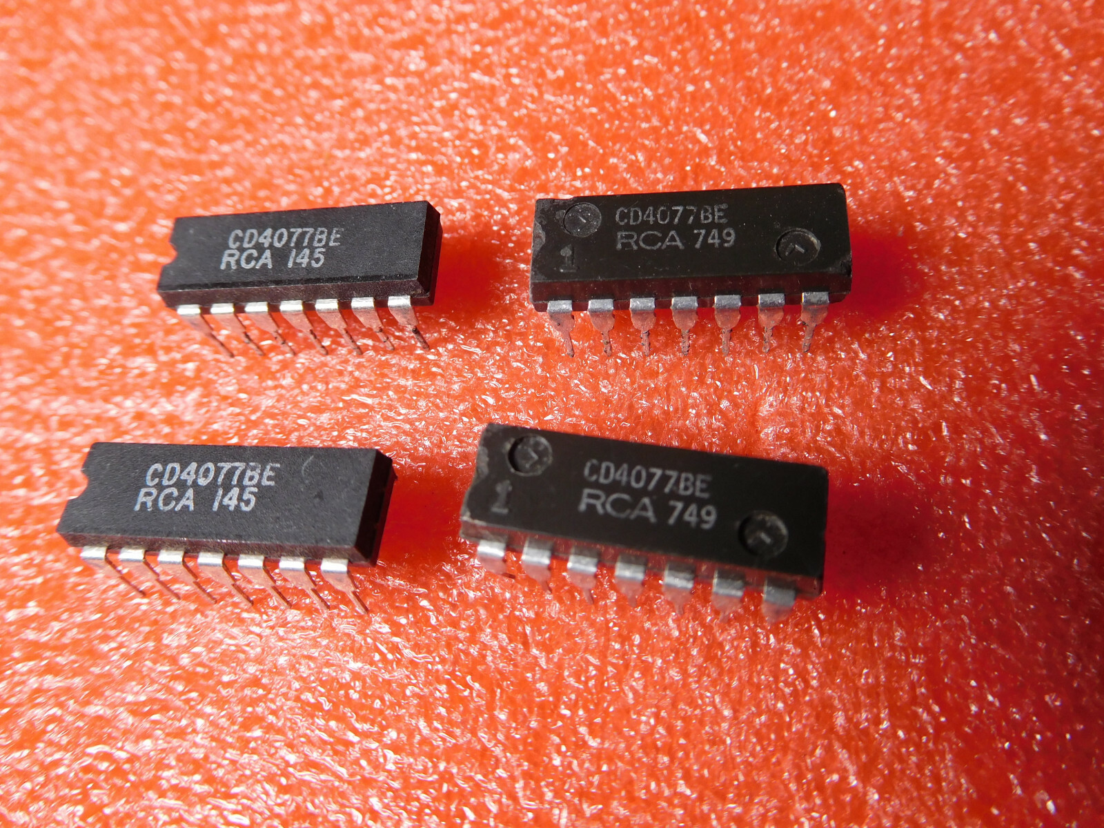 Lot of 4: RCA CD4077B (CD4077) DIP IC - NOS. USA Seller, fast ship!
