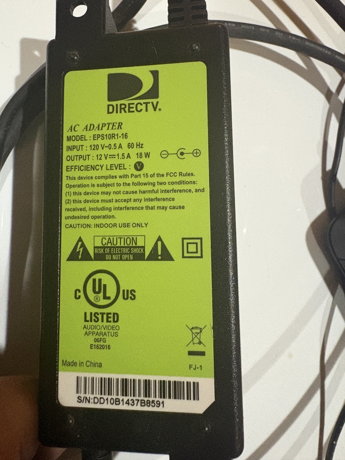 DIRECTV Genie Mini Wireless with AC Adapter C61 - 500 Powers on