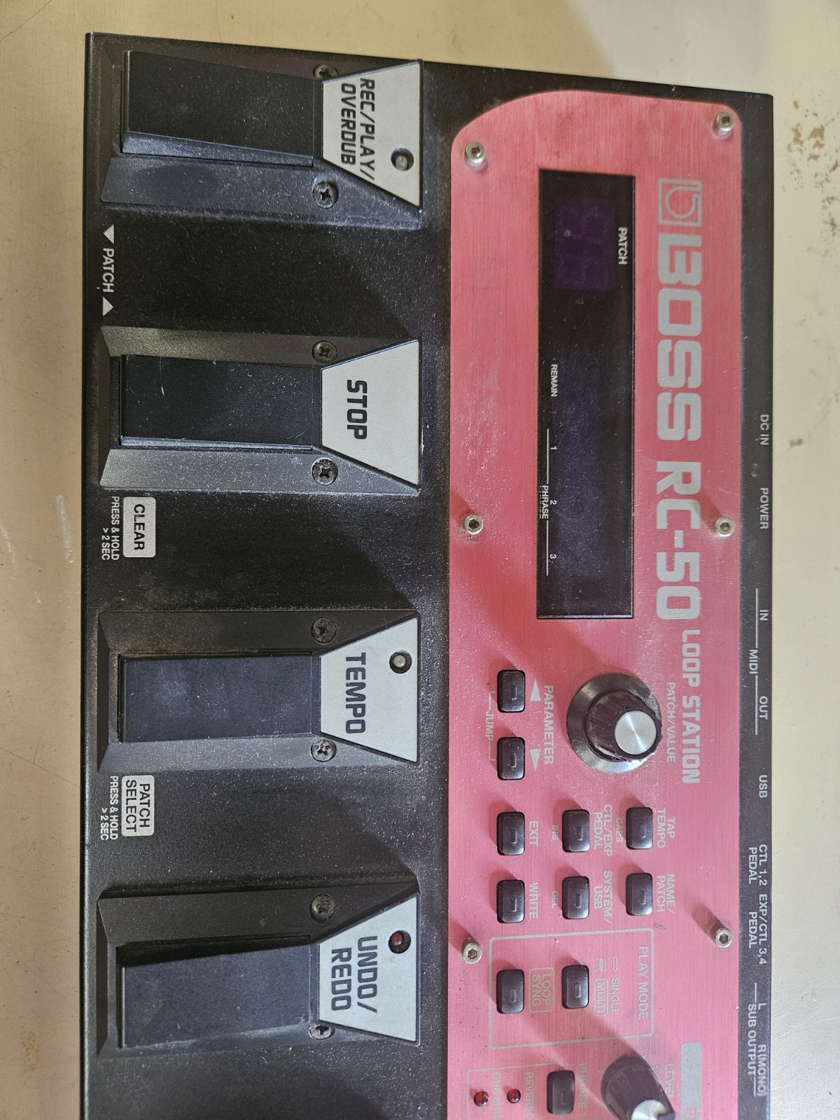 Boss RC-50 Loop Station Looper Guitar Effects Pedal Turns On Tested Read