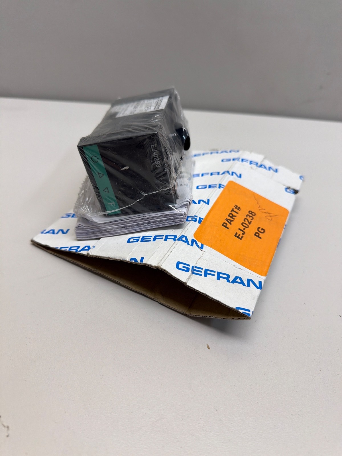 GEFRAN - Controller, Temperature, 1Nc Output - EJ-0238