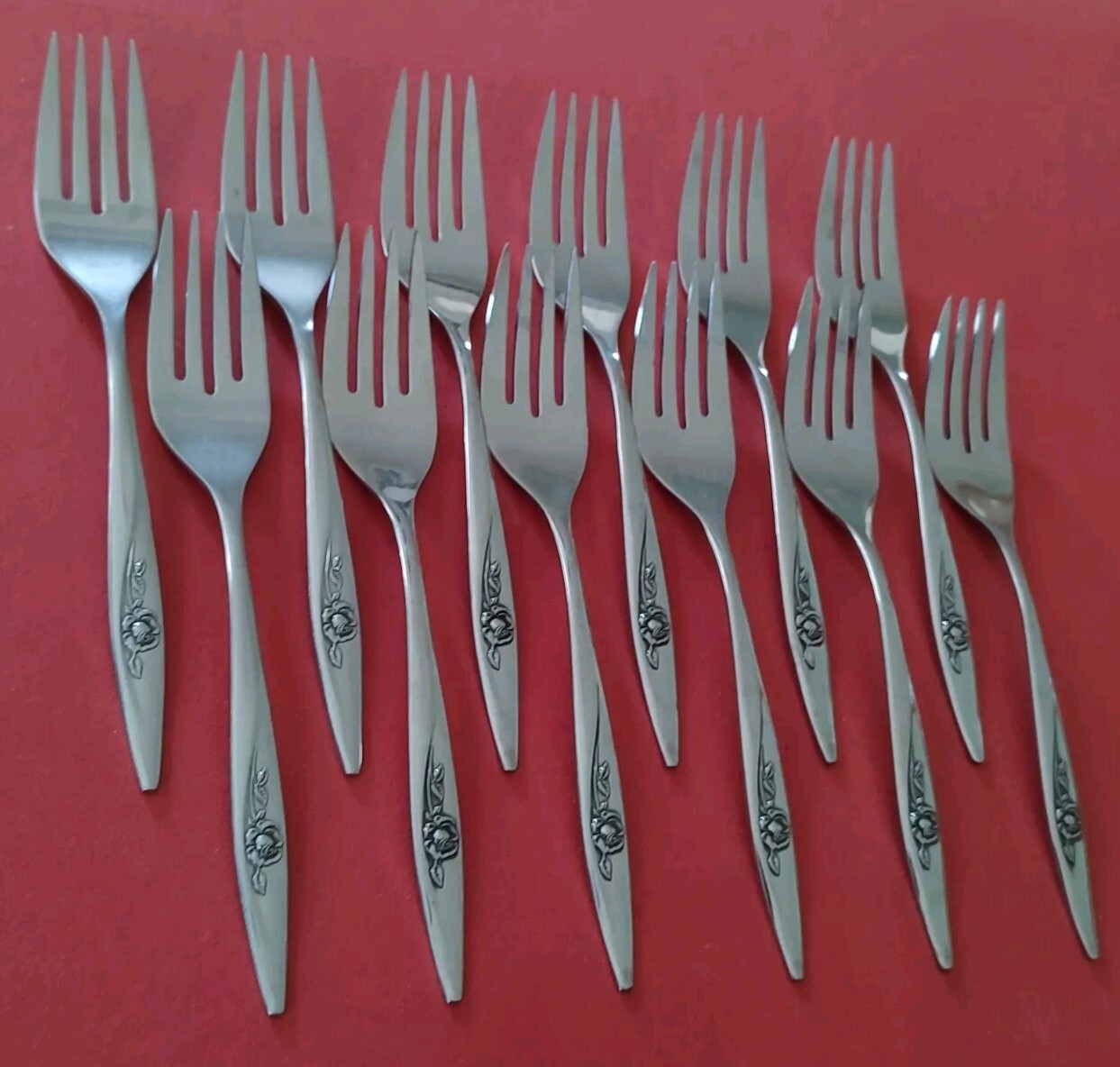 66pc Oneidacraft Deluxe LASTING ROSE Stainless 12x5pc Place Settings+ Oneida