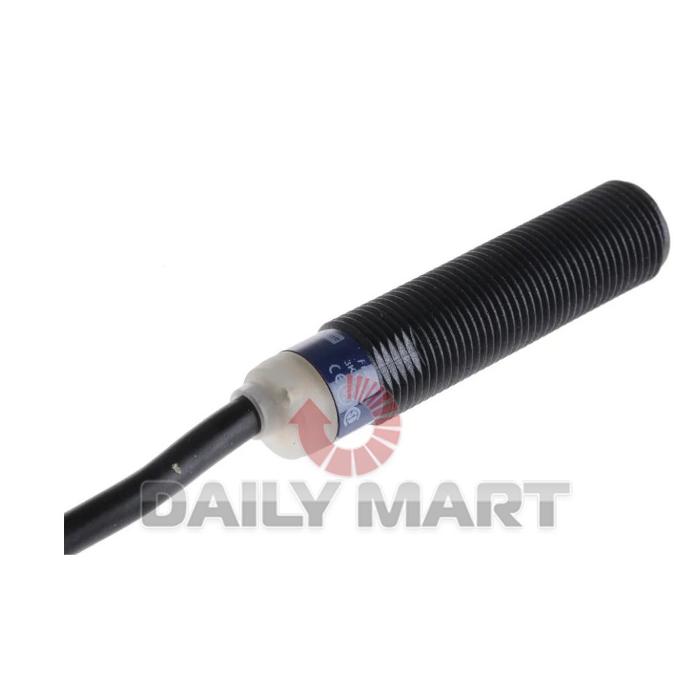 New In Box SCHNEIDER XS4P12KP340 Inductive Sensor