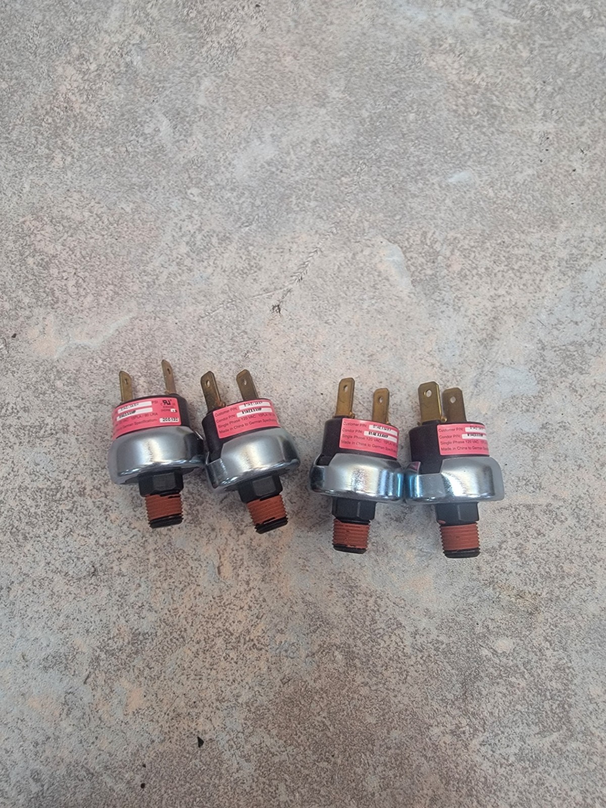 4 New N879443 SWITCH PPRESSURE THREADED 140 PSI