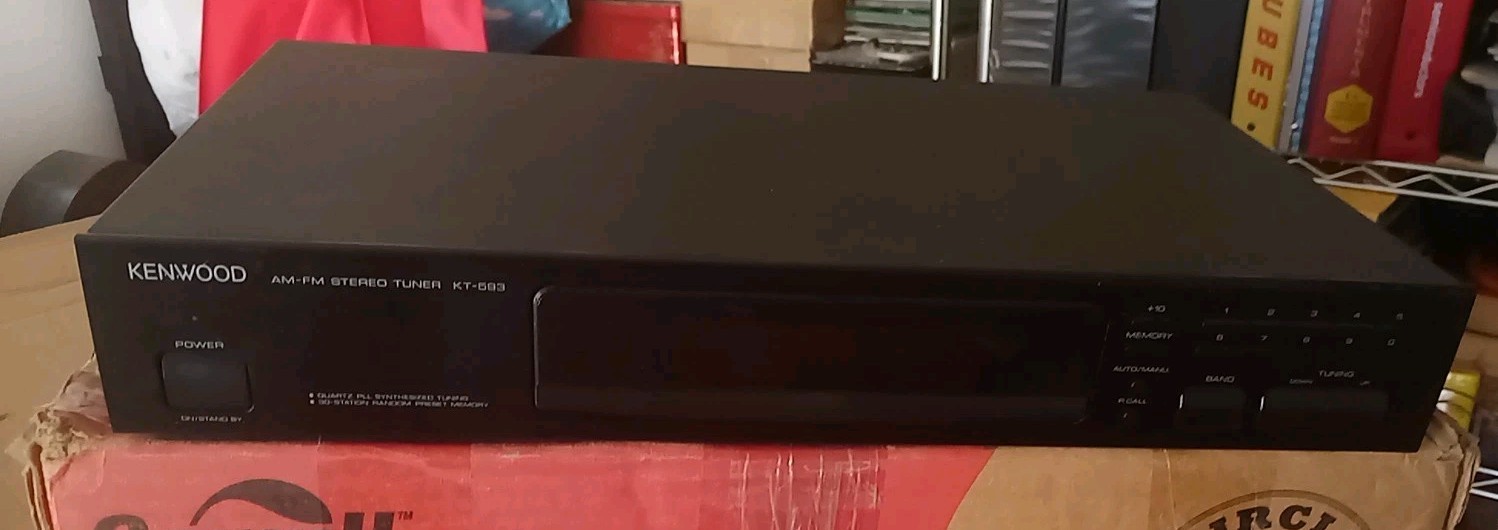 Kenwood KT-593 Quartz Synthesized AM/FM Stereo Tuner