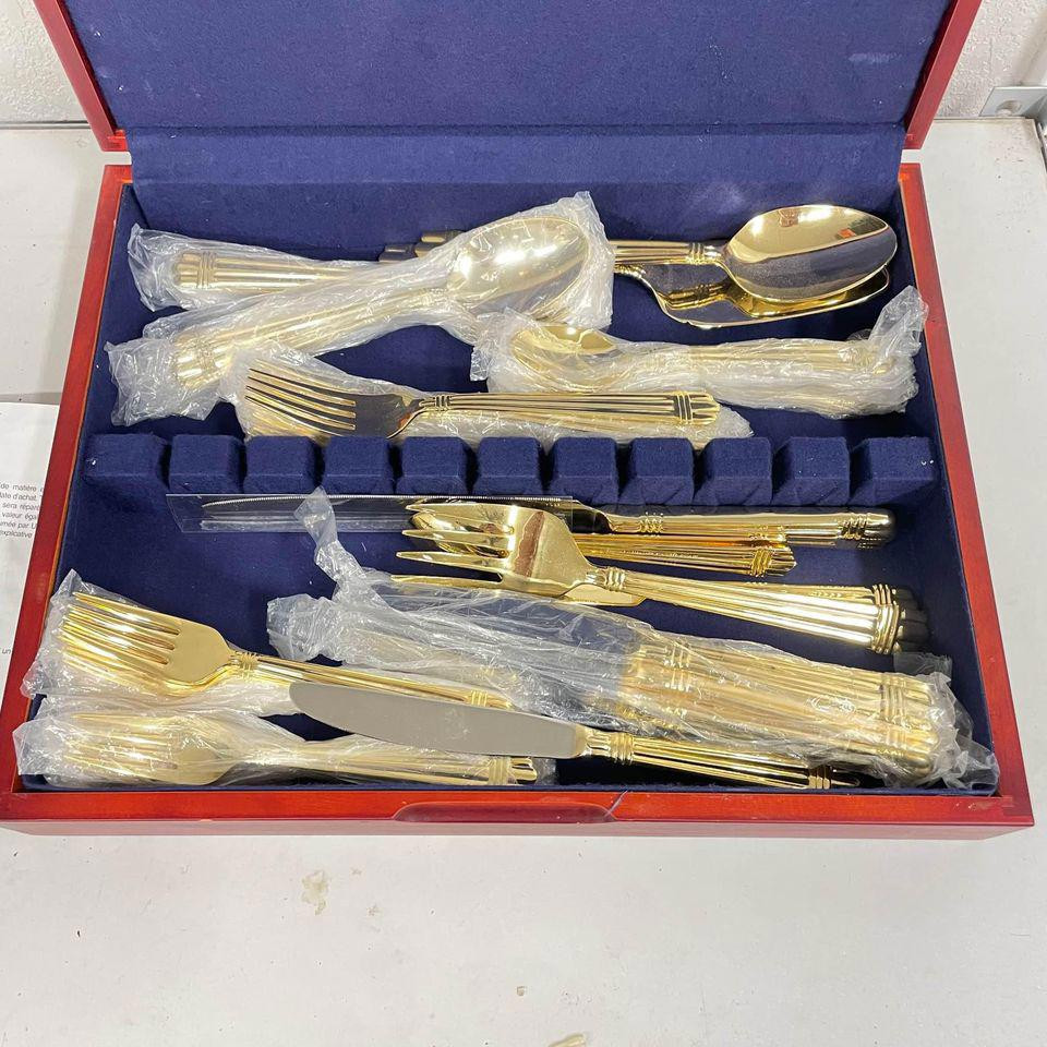 79pc Set Gold Electroplate Ribbed Hampton Flatware With Red Wood Box Case - HLBN